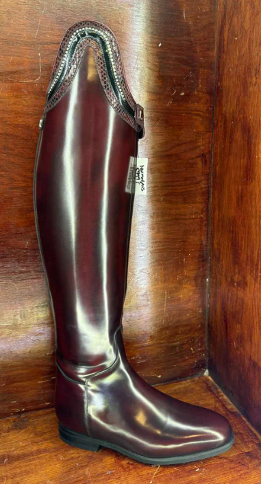 Celeris Amazona Oxblood DEMO