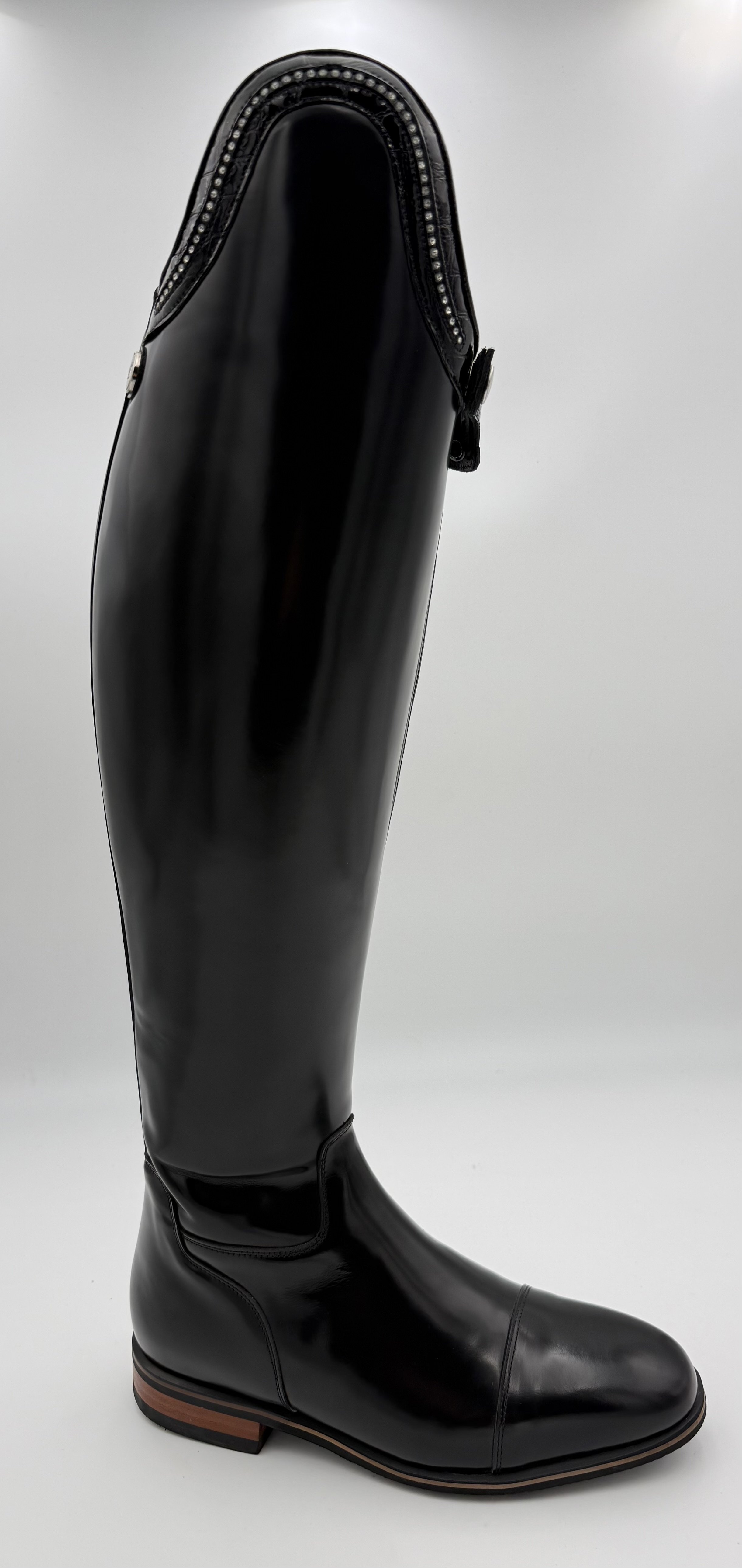 Celeris Olivia Handpolished Black med sort croco lak med hvide sten