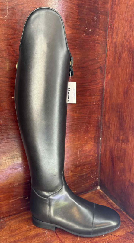 Celeris Amazona Black Lammeskind DEMO