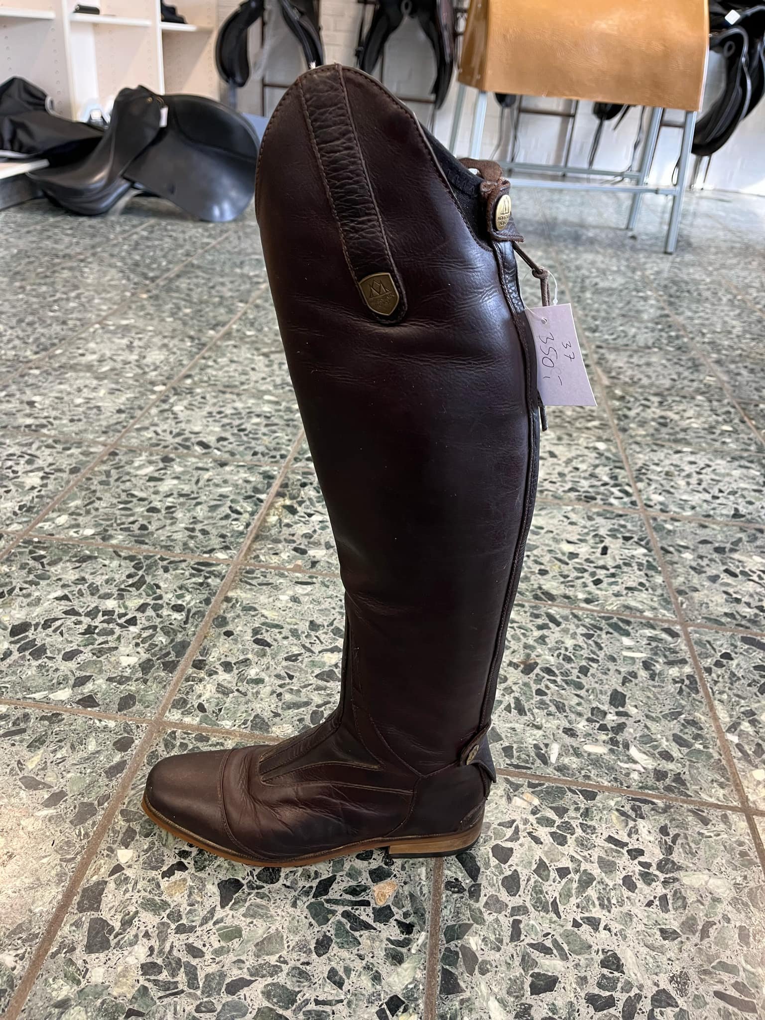 Mountain Horse Sorveign rider 37  tall/narrow