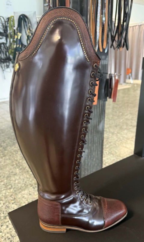 Celeris Bia Handpolished brown Caviar