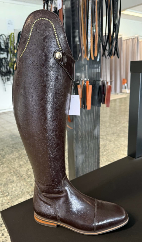 Celeris Olivia Handpolished brown embossed