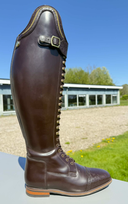 Celeris Bia Handpolished brown w/embossed