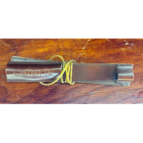 Celeris Sporerbeskytter Handpolished chestnut